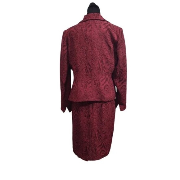 Studio I Woman's Size 6 Maroon Animal Print Fully Lined Shift Dress and Jacket - Picture 6 of 14